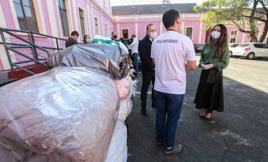 Entrega das doações a entidade Unidos Conseguimos