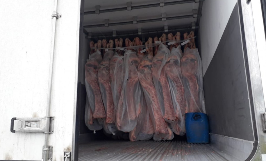 Produto recuperado, dentro do baú do caminhão