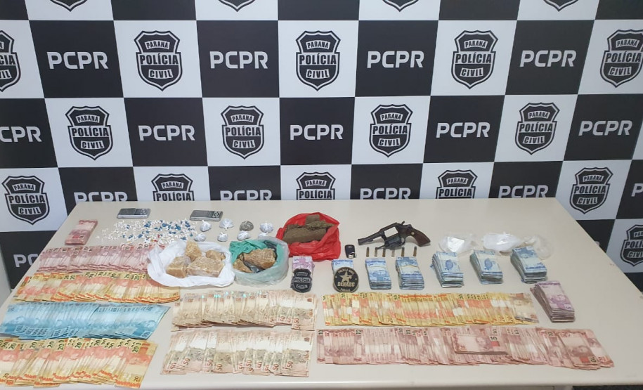 PCPR prende oito integrantes de quadrilha que controlava o tráfico próximo a praça Eufrásio Corrêa