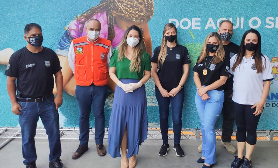 Envolvidos no evento posando para foto