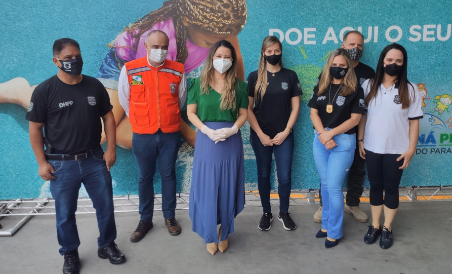 Envolvidos no evento posando para foto