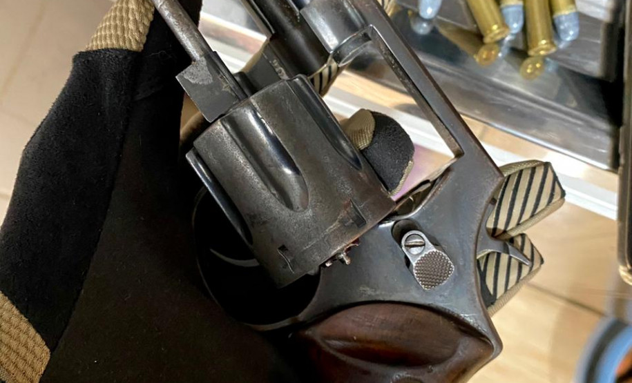 PCPR prende casal suspeito de tráfico de drogas em Ponta Grossa