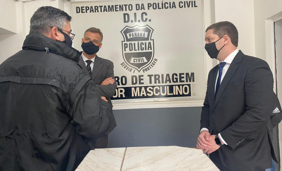 Comissão com representante da polícia civil