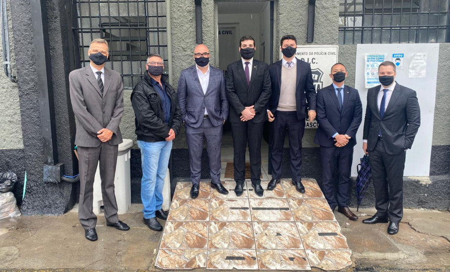 Comissão com representante da polícia civil