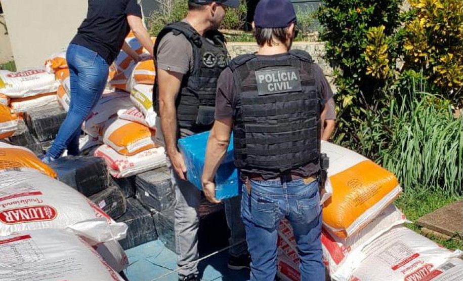 PCPR prende caminhoneiro que transportava 1,3 tonelada de maconha em Cascavel