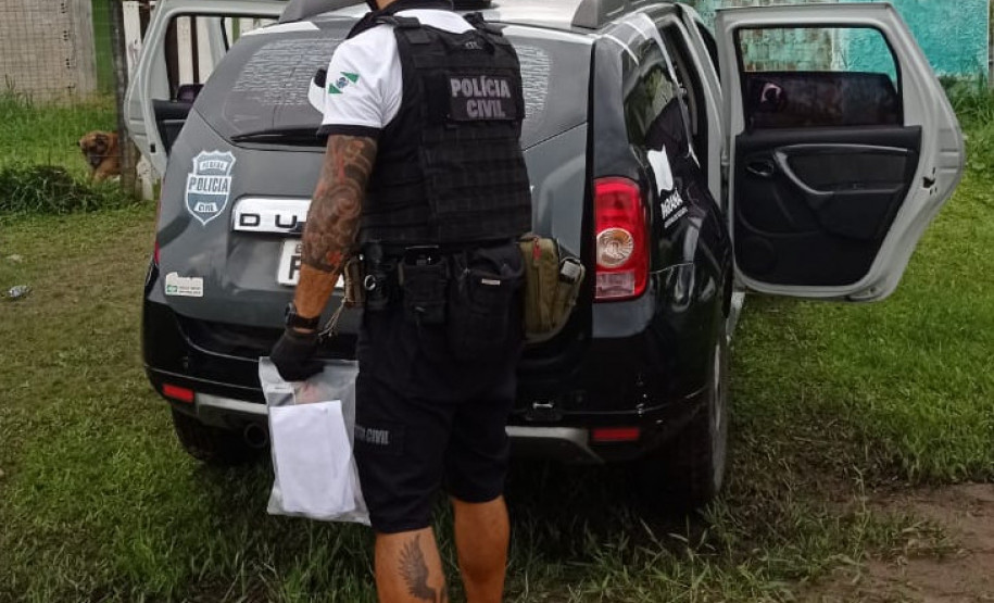 Policiais civis prendem suspeito de tráfico de drogas no Litoral