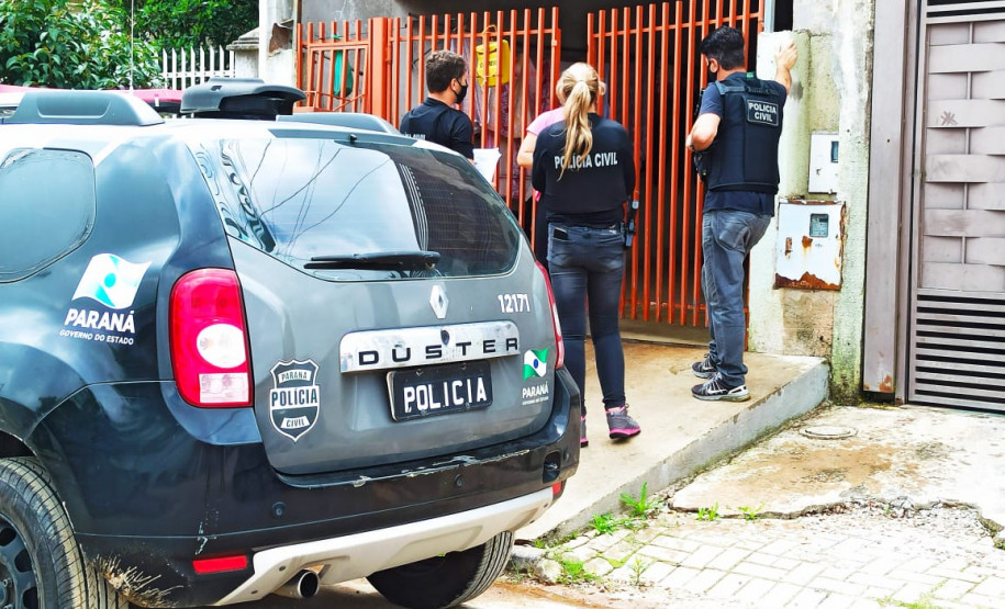 Policiais realizando operação