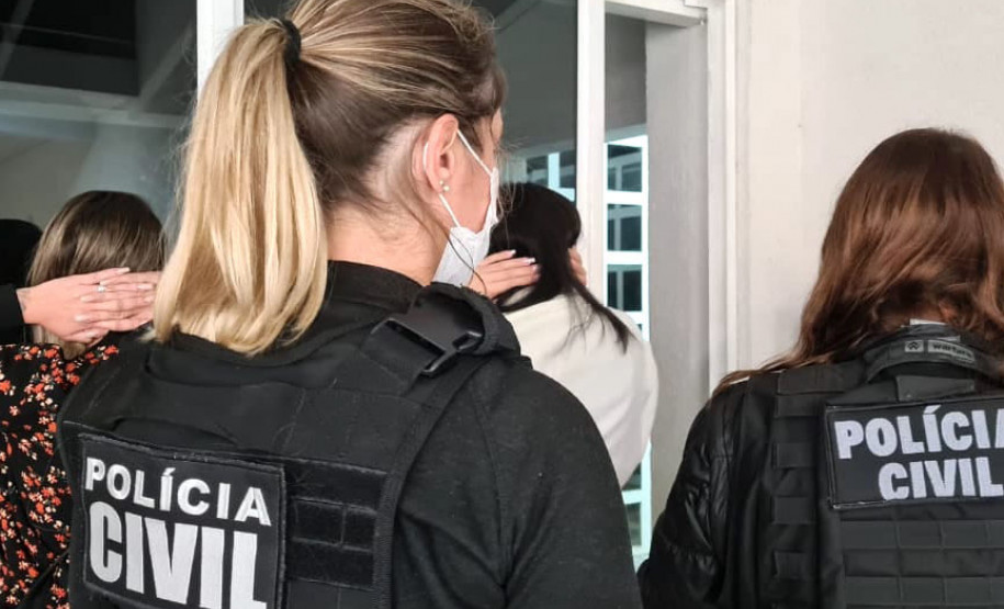 Polícia Civil prende 11 pessoas e dispersa festa clandestina em Colombo