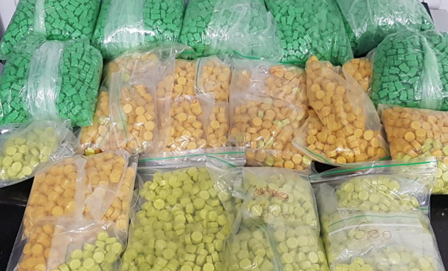 Diversos pacotes de droga apreendida