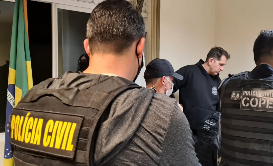 Policiais civis reunidos para operação