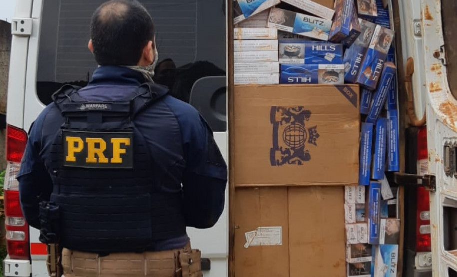 PCPR e PRF apreendem carga de cigarros contrabandeados em Clevelândia