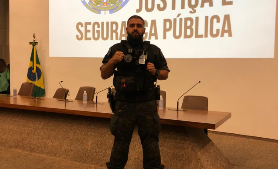 Policiais civis participam de formação para instrução de cães