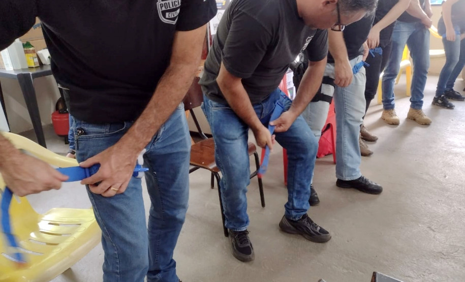 Policiais em treinamento