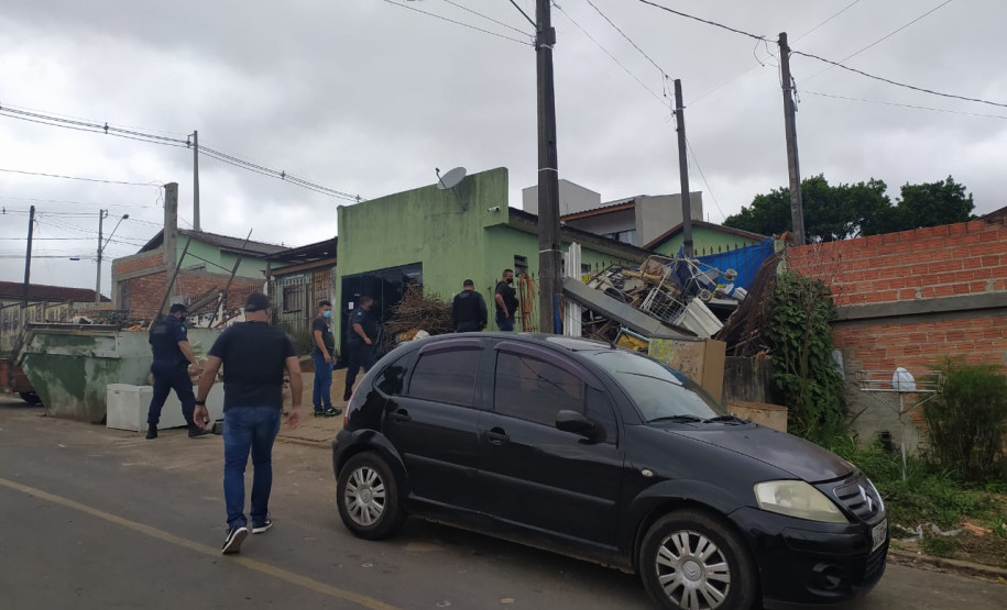 Apreensão de cabos telefônicos em Castro