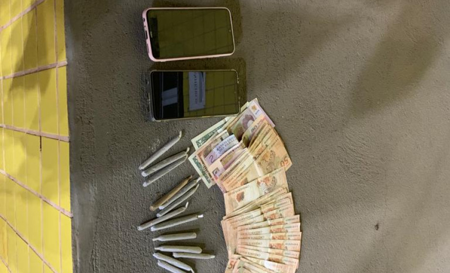 Cigarros de maconha e dinheiro são apreendidos em Mandaguari