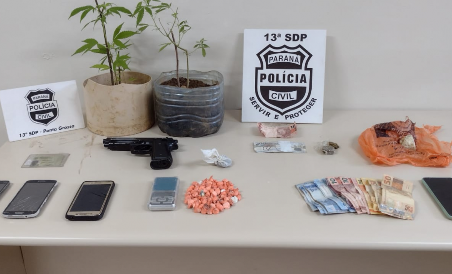 PCPR prende quatro suspeitos de tráfico de drogas em Ponta Grossa