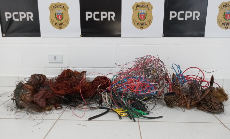 PCPR prende comerciante po receptação qualificada e posse irregular de artefatos explosivos em Castro