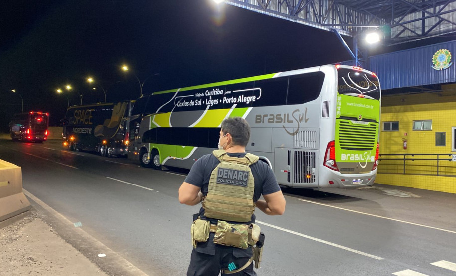 Servidor da PCPR integra ação de fiscalização na BR-376