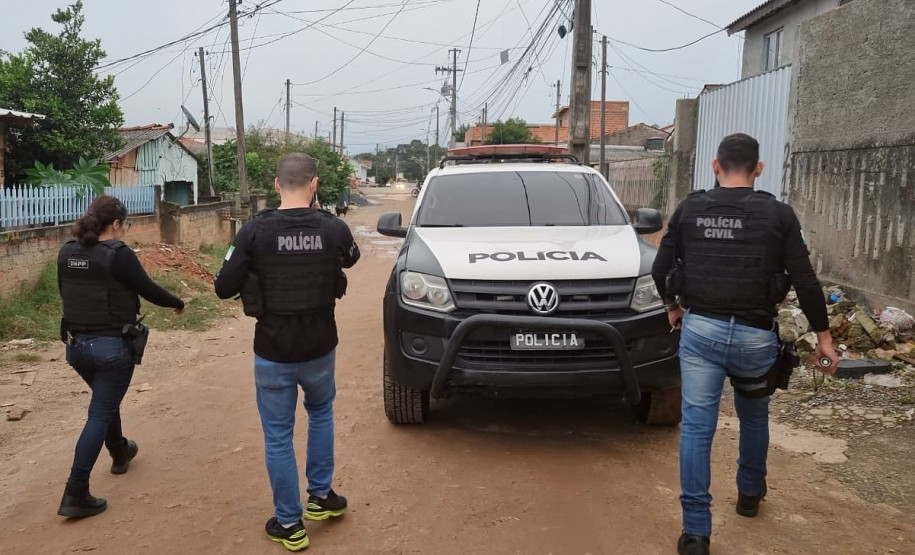 Policiais civis em operação nas ruas