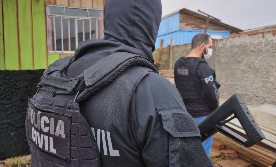 Policiais civis em operação nas ruas