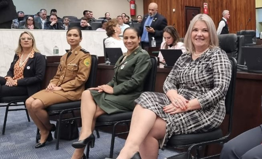 Policial civil recebe menção honrosa