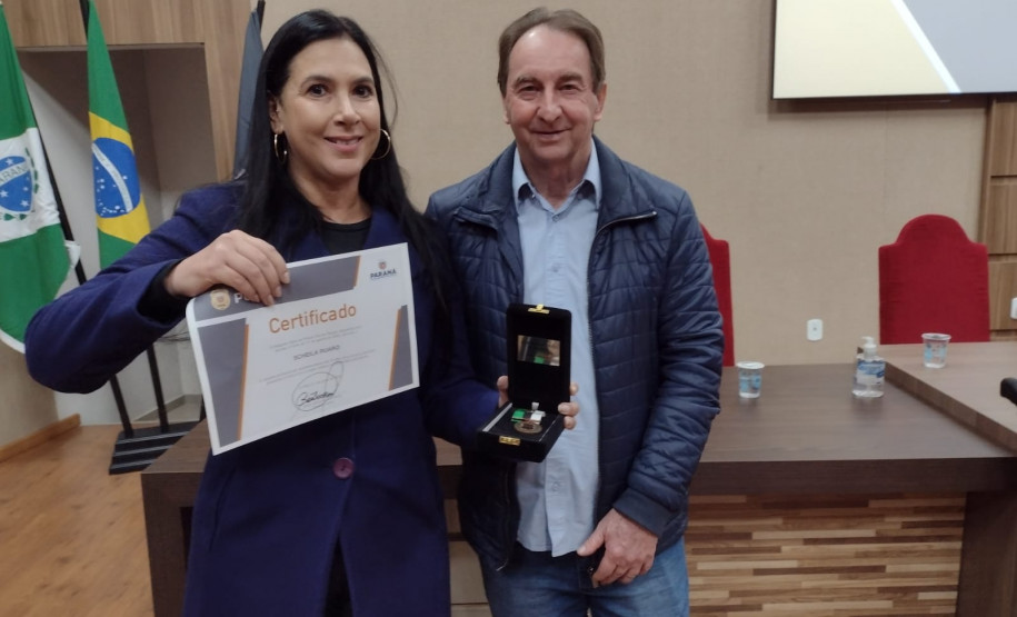 PCPR realiza entrega de medalhas para policiais civis em Francisco Beltrão
