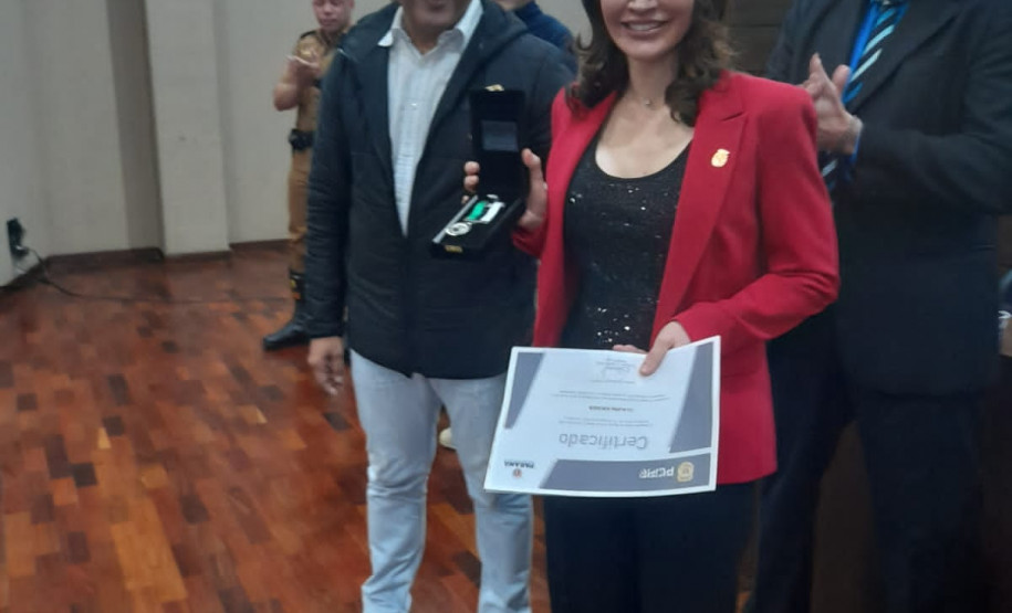 PCPR realiza entrega de medalhas para policiais civis em Ponta Grossa