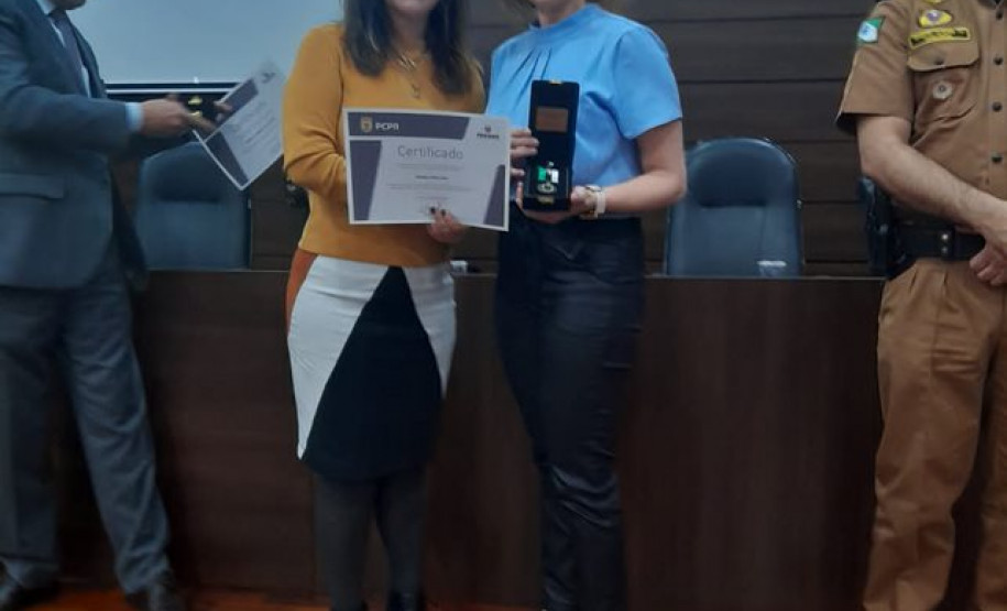 PCPR realiza entrega de medalhas para policiais civis em Ponta Grossa