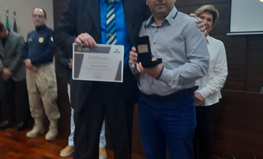 PCPR realiza entrega de medalhas para policiais civis em Ponta Grossa