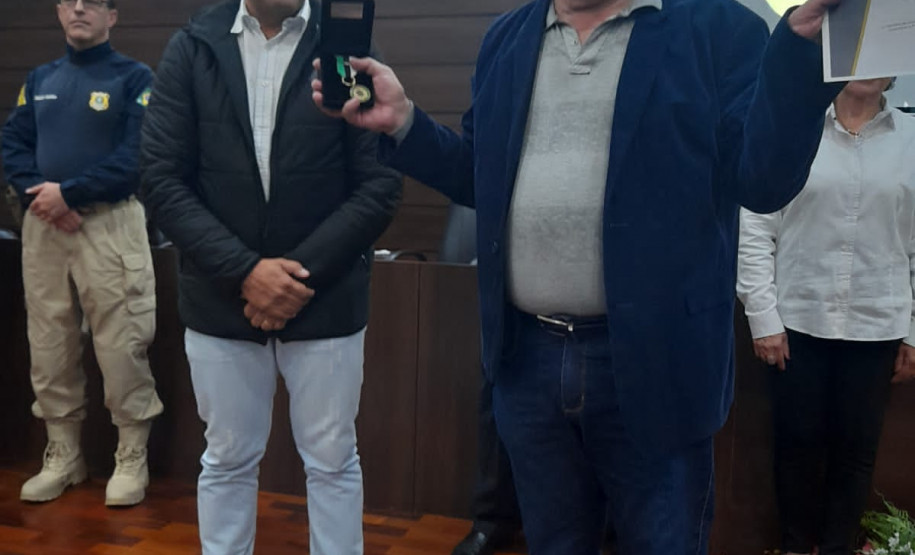 PCPR realiza entrega de medalhas para policiais civis em Ponta Grossa