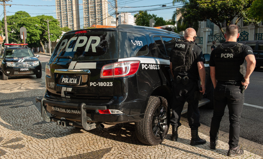 PCPR prende oito pessoas em durante operação em Curitiba