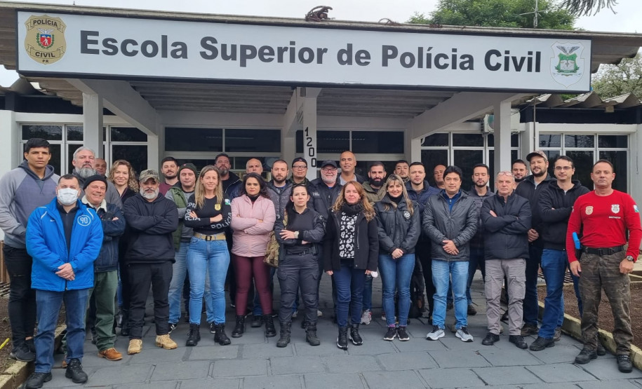 PCPR capacita instrutores para Simulador de Abordagem e Tiros