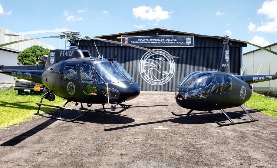 Dois helicópteros do GOA