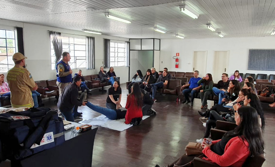 Momento de treinamento dos participantes