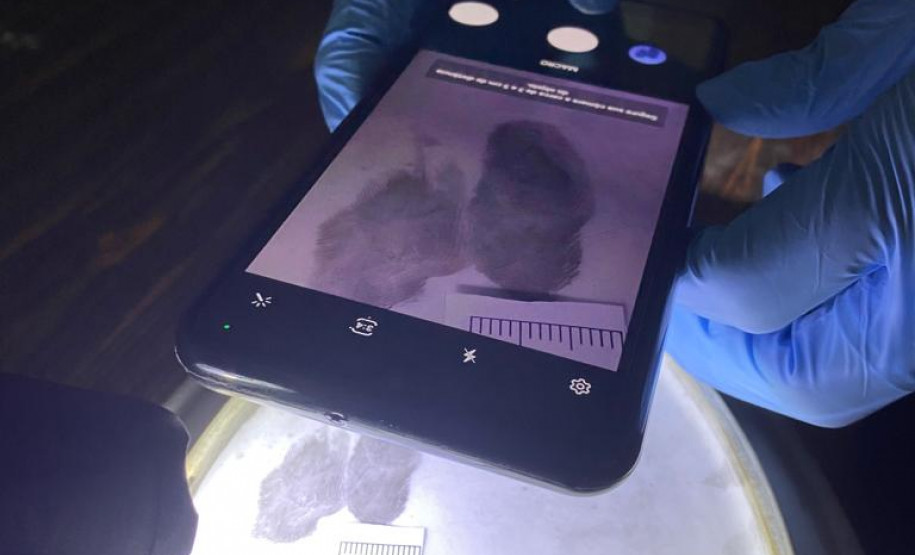 PCPR realiza perícia papiloscópica em local de crime em Matinhos