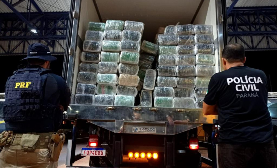 PCPR e PRF apreendem mais de 1,9 toneladas de maconha em Cascavel