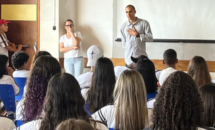 PCPR realiza palestra em Colégio Estadual de Primeiro de Maio