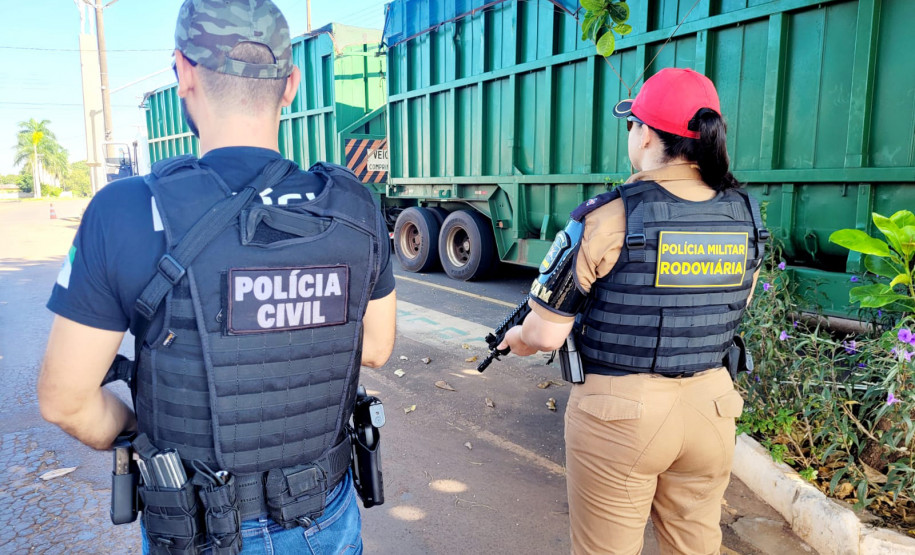 Polícias Civil e Militar apreendem mil caixas de cigarros contrabandeados no Norte do Estado