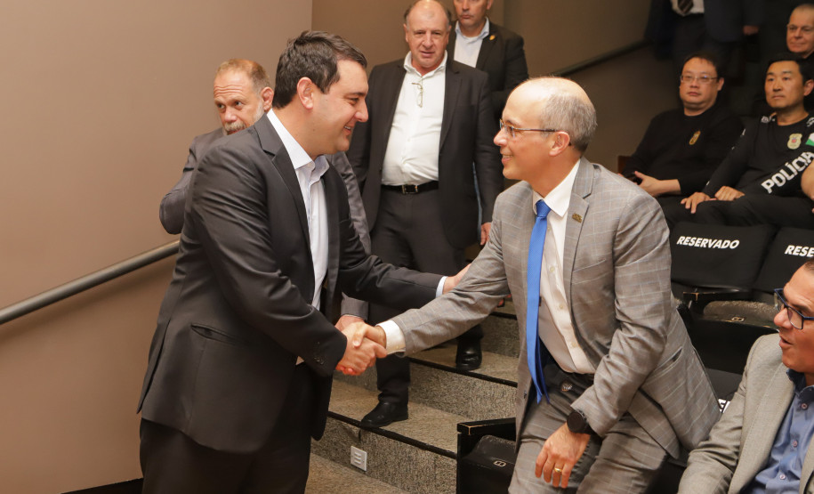 Governador comemora avanços na segurança pública em entrega de homenagens da Polícia Civil