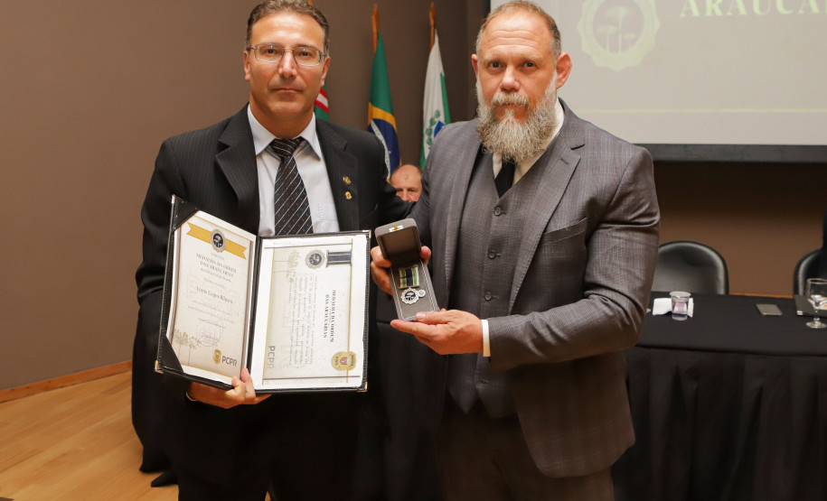 Governador comemora avanços na segurança pública em entrega de homenagens da Polícia Civil
