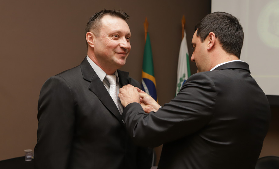 Governador comemora avanços na segurança pública em entrega de homenagens da Polícia Civil