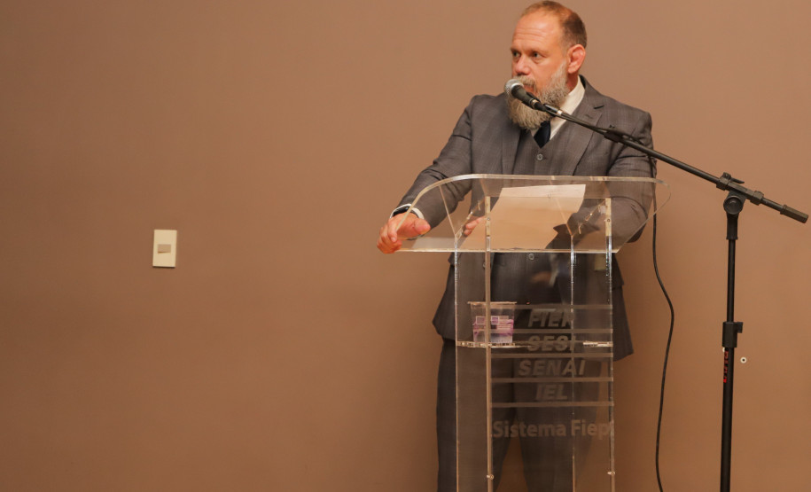 Governador comemora avanços na segurança pública em entrega de homenagens da Polícia Civil