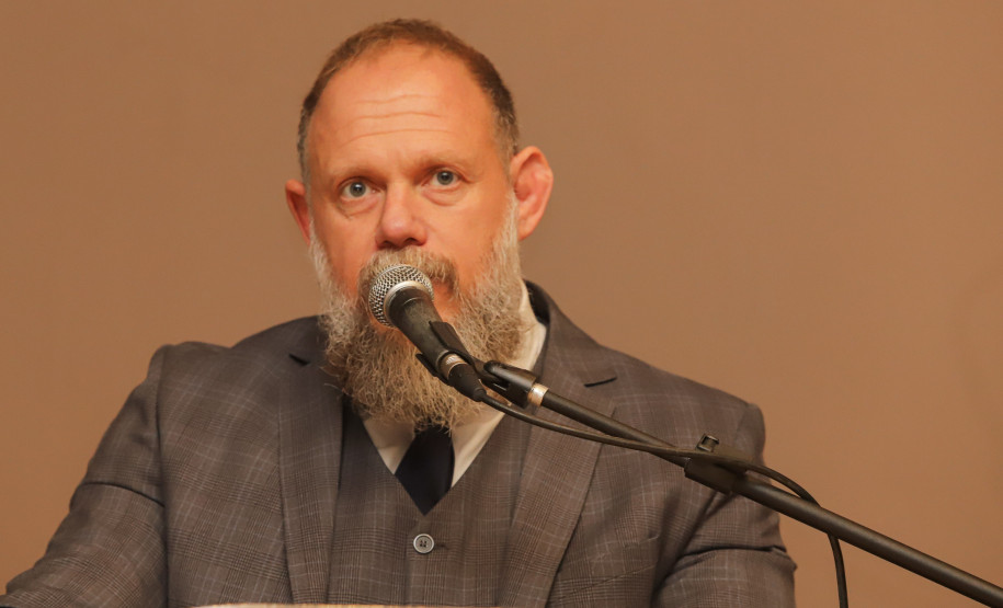 Governador comemora avanços na segurança pública em entrega de homenagens da Polícia Civil