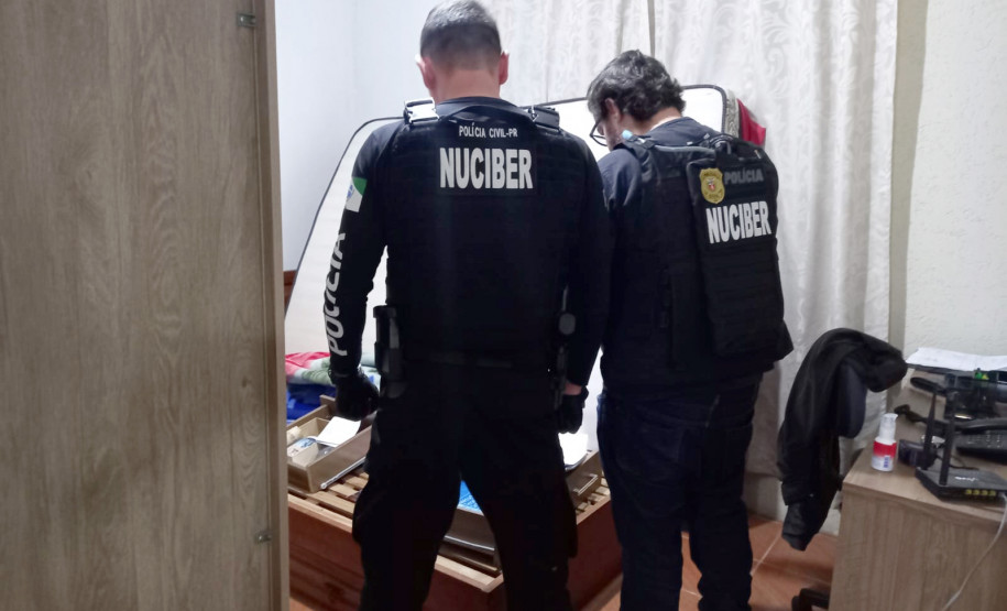 PCPR prende homem por armazenamento de conteúdo pornográfico infantil em Curitiba