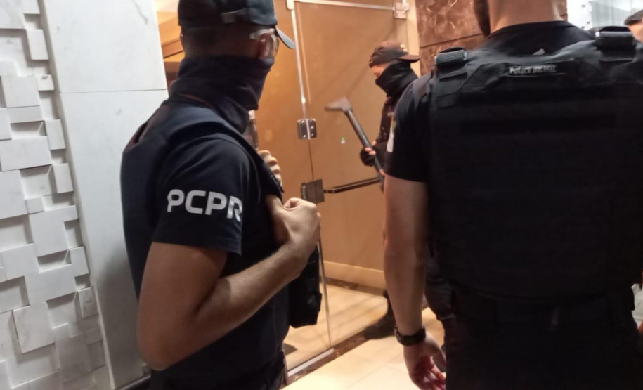 PCPR, PF e Receita Federal prendem 29 pessoas em operação contra organização criminosa ligada ao tráfico internacional de drogas