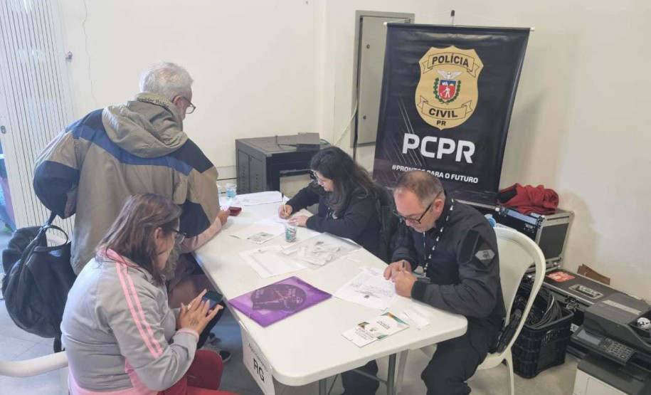 PCPR na Comunidade atende cerca de mil pessoas no bairro Parolin