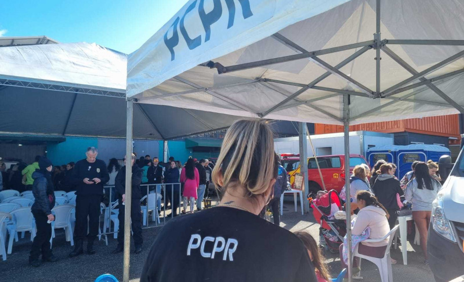 PCPR na Comunidade atende cerca de mil pessoas no bairro Parolin