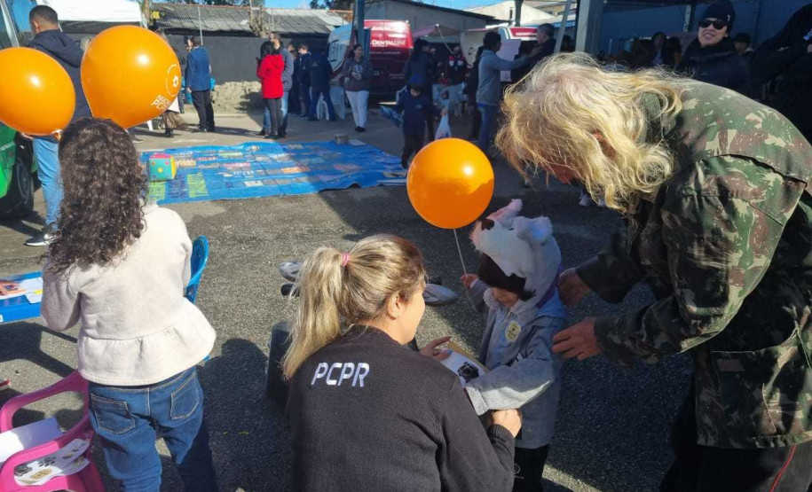 PCPR na Comunidade atende cerca de mil pessoas no bairro Parolin