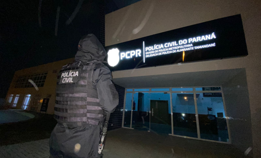 PCPR e PMPR prendem cinco pessoas por tráfico de drogas em Almirante Tamandaré