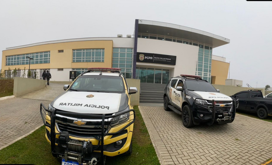 PCPR e PMPR prendem cinco pessoas por tráfico de drogas em Almirante Tamandaré